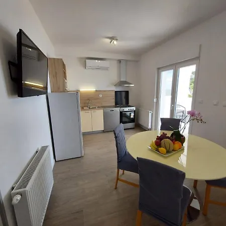 Apartment Cvita Omis
