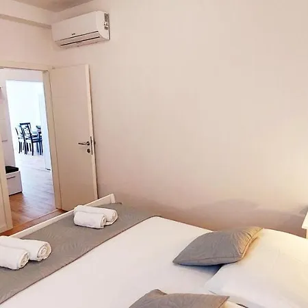 아파트 Cvita 오미스