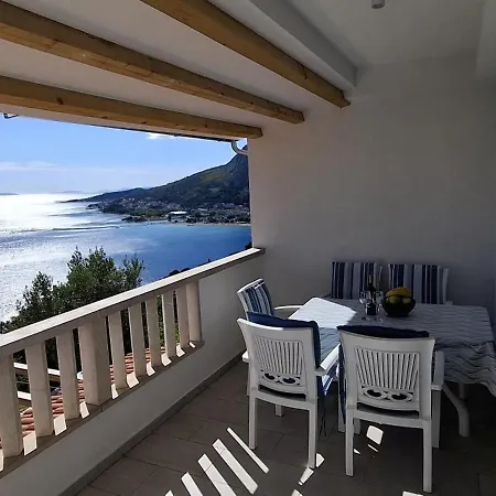 Cvita Lägenhet Omiš